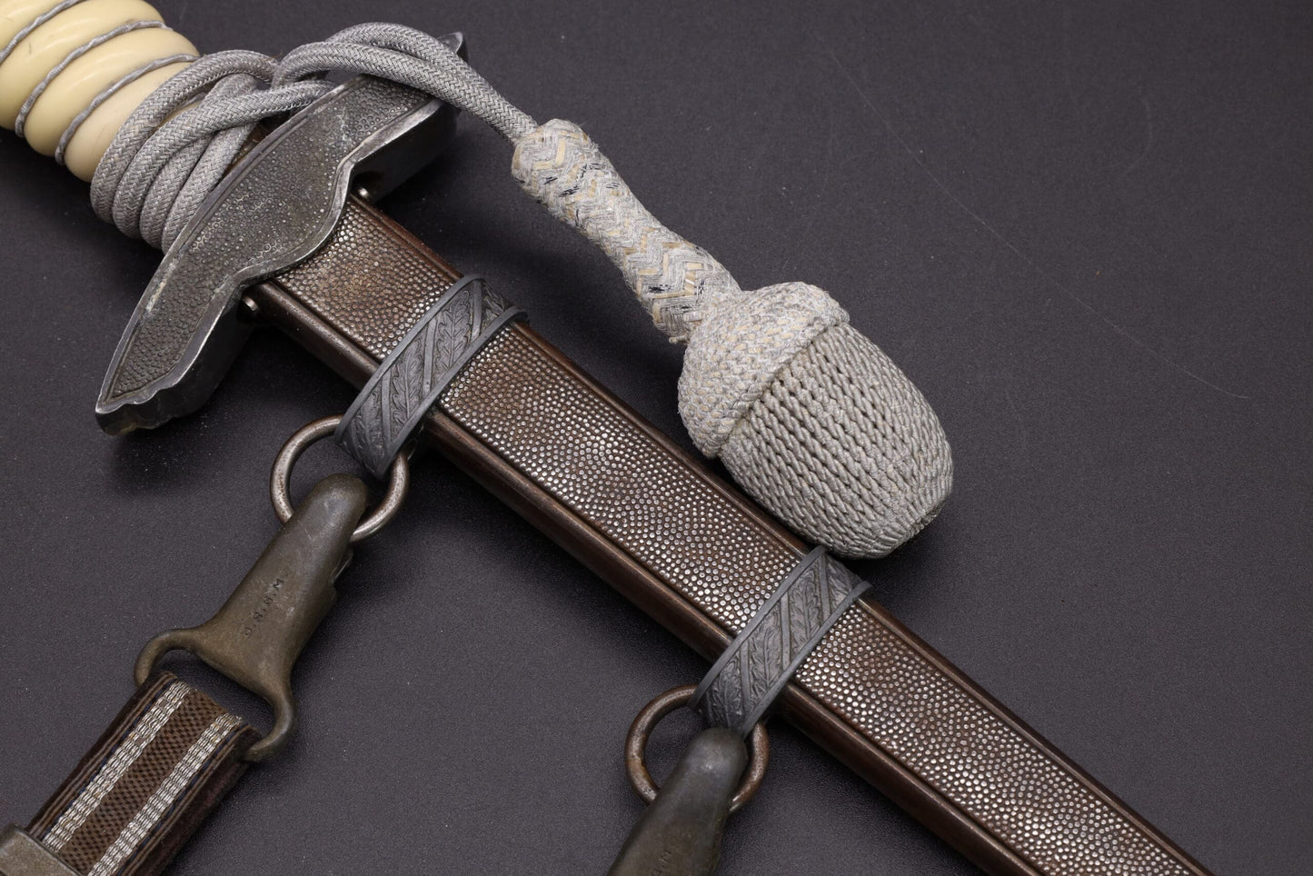 Late production generic type Luftwaffe dagger