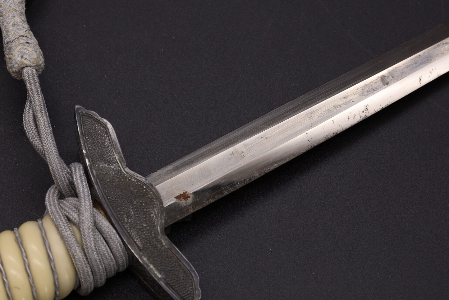 Late production generic type Luftwaffe dagger