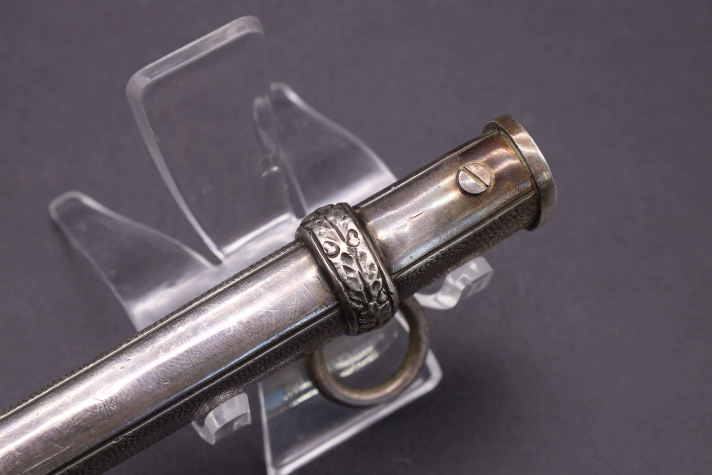 Slender grip Army dagger by WKC