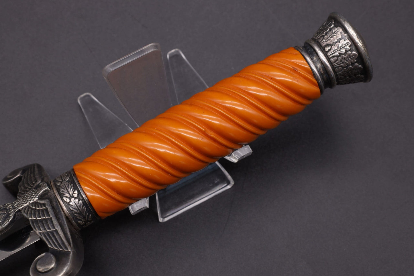 Slender grip Army dagger by WMW