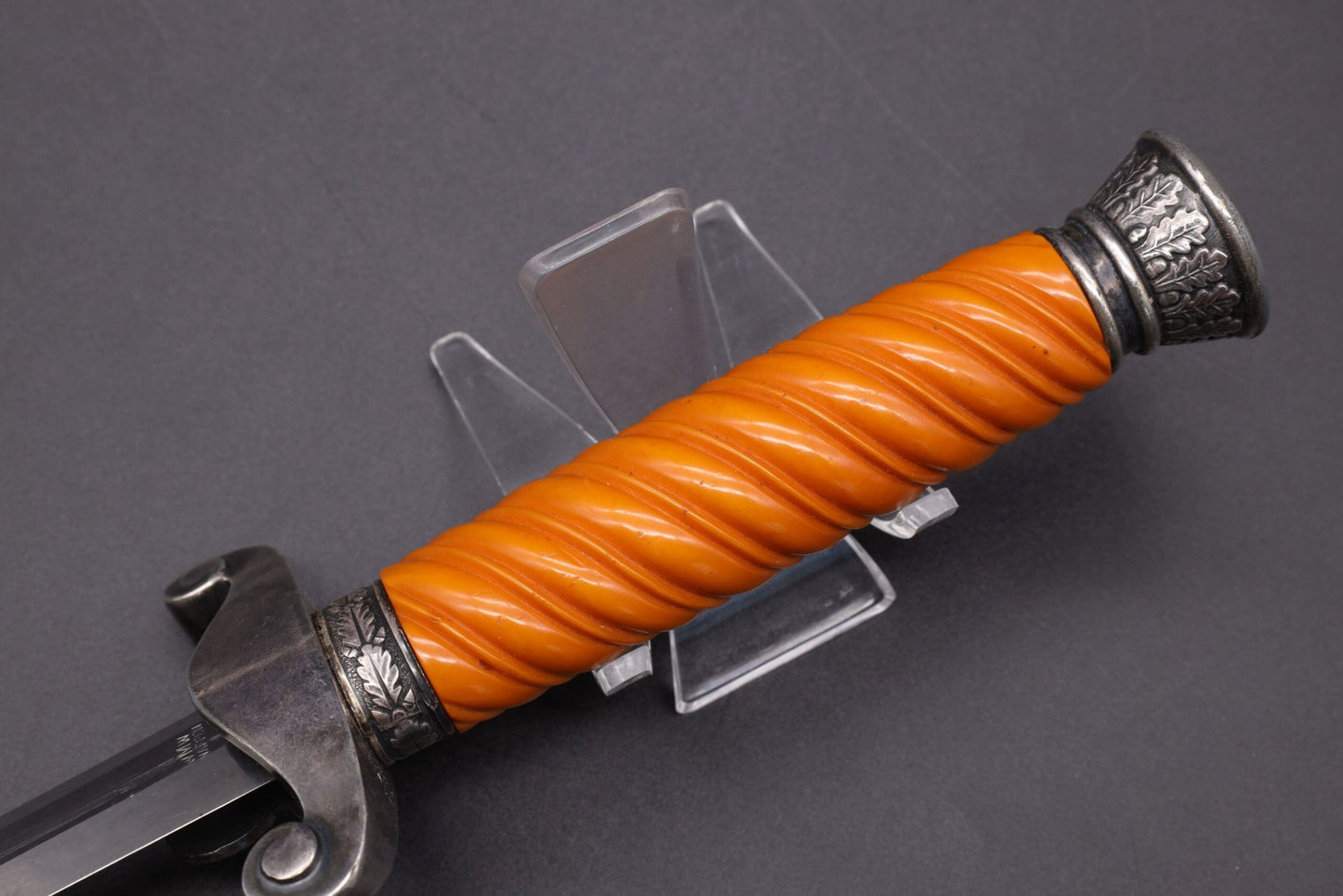Slender grip Army dagger by WMW