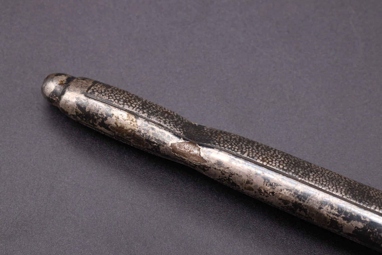 Slender grip Army dagger by WMW