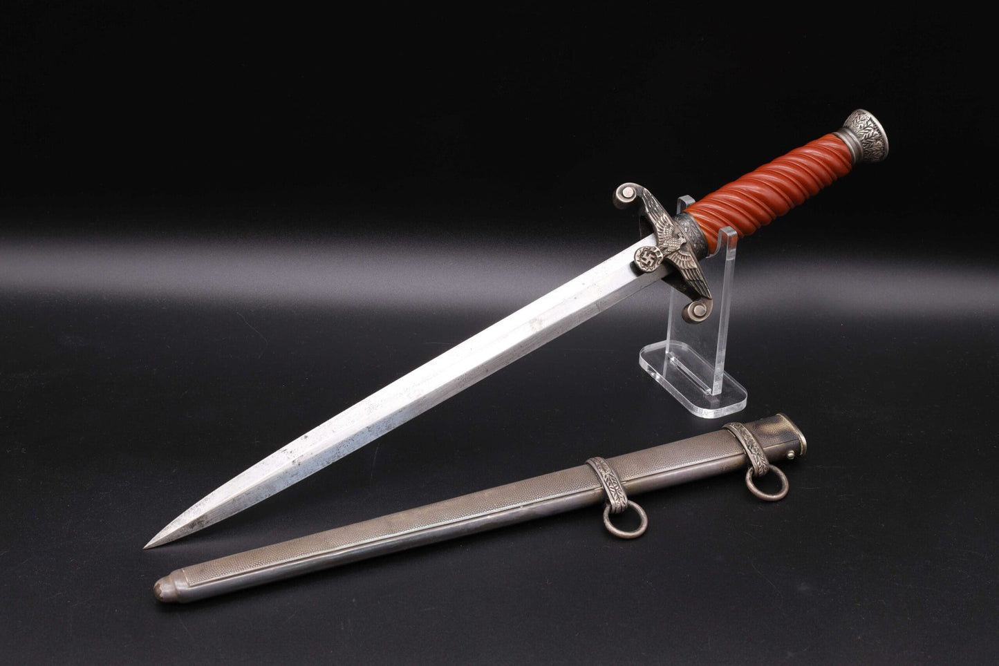 1st Type Slender Grip Army Dagger by E. Pack