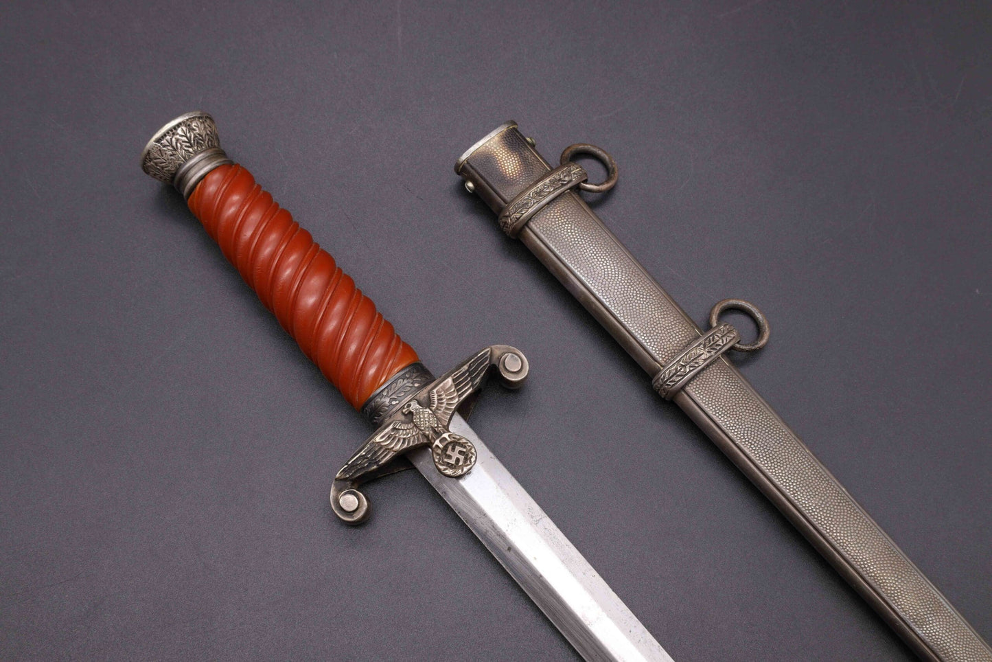 1st Type Slender Grip Army Dagger by E. Pack