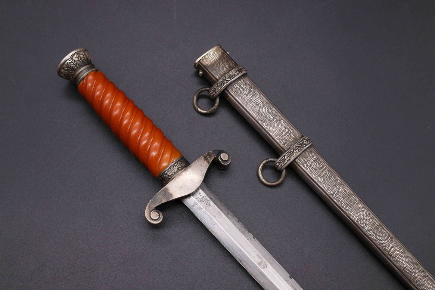 1st Type Slender Grip Army Dagger by E. Pack