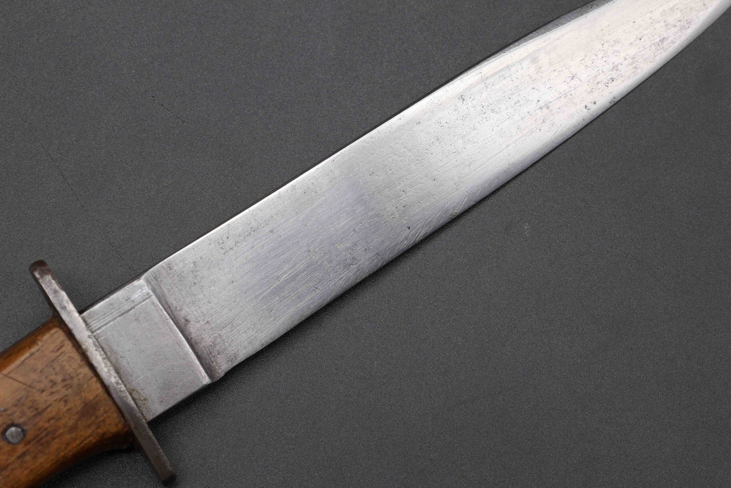 Infantry combat knife with cross guard