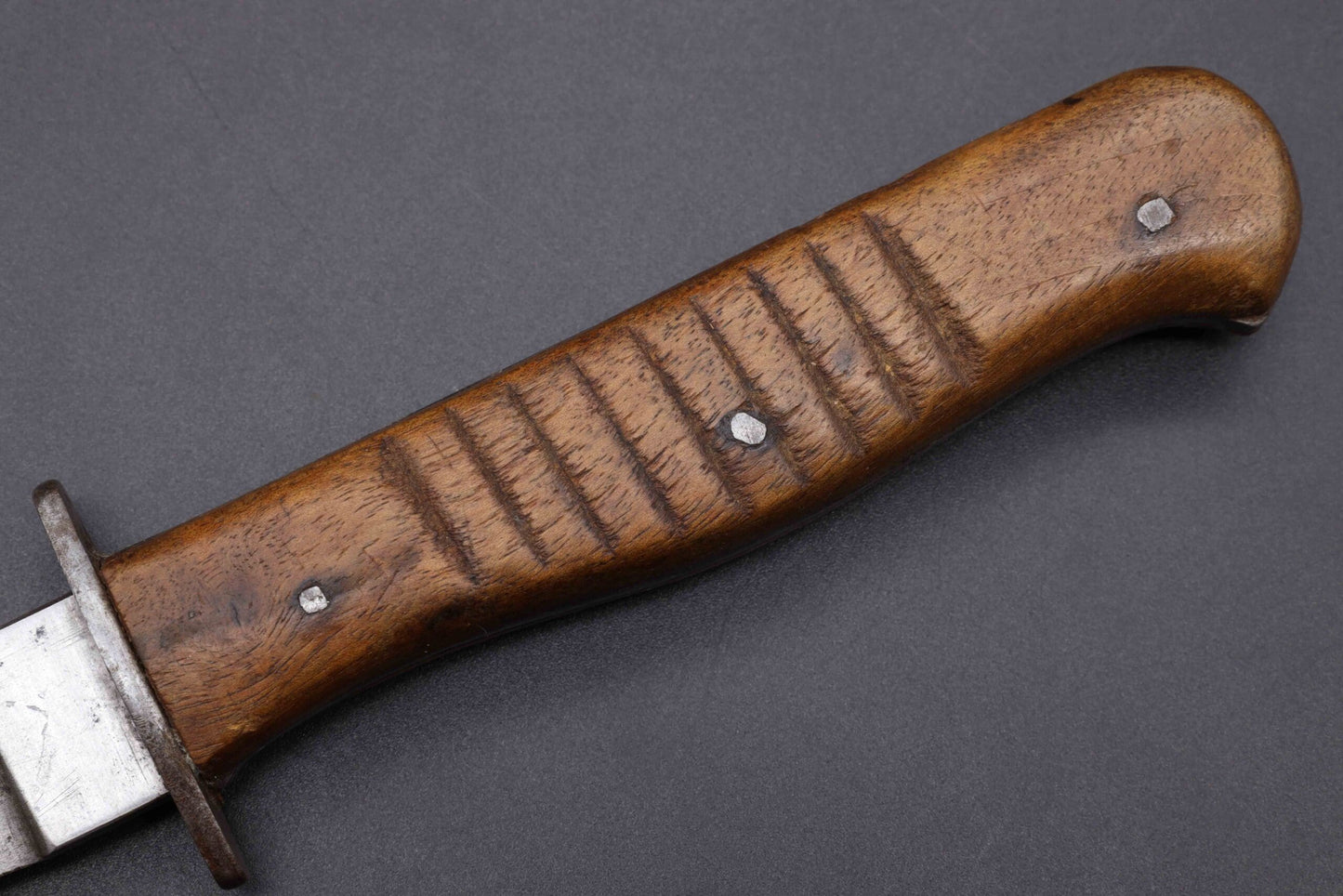Infantry combat knife with cross guard