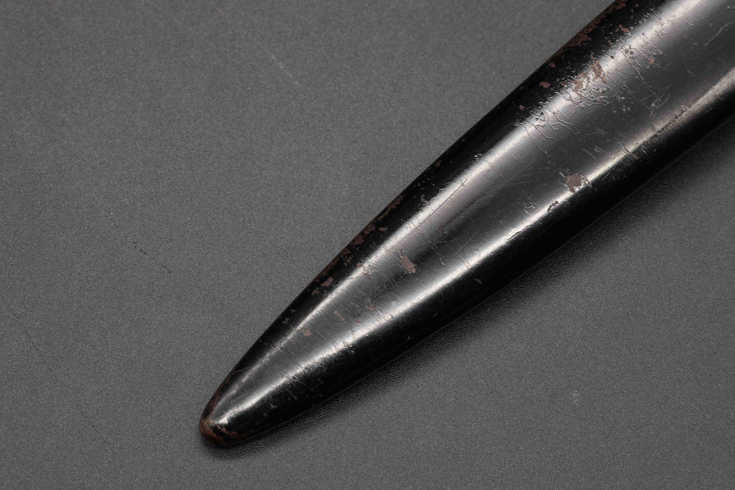 Infantry combat knife with cross guard
