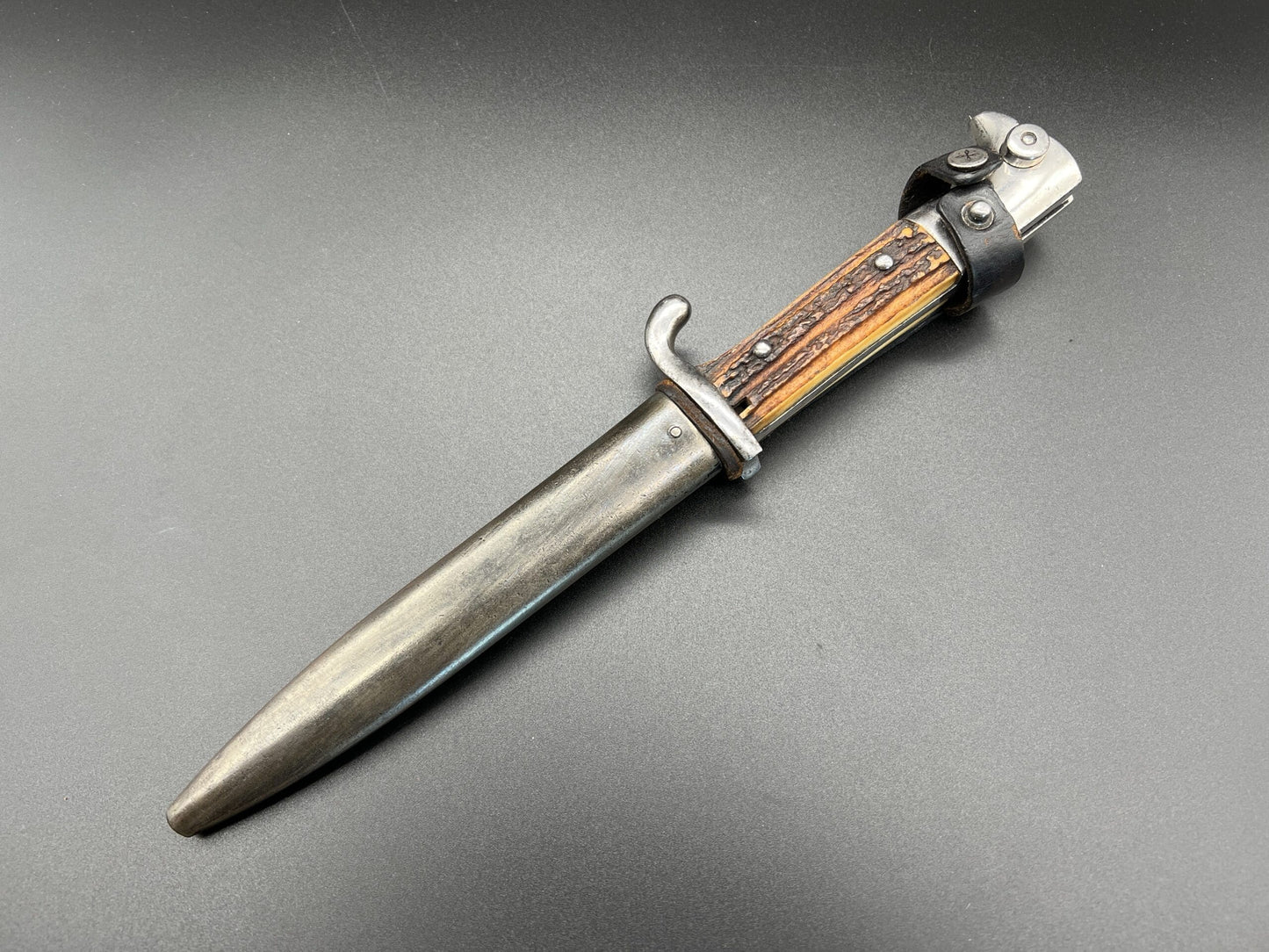 WW1 combat knife by WKC