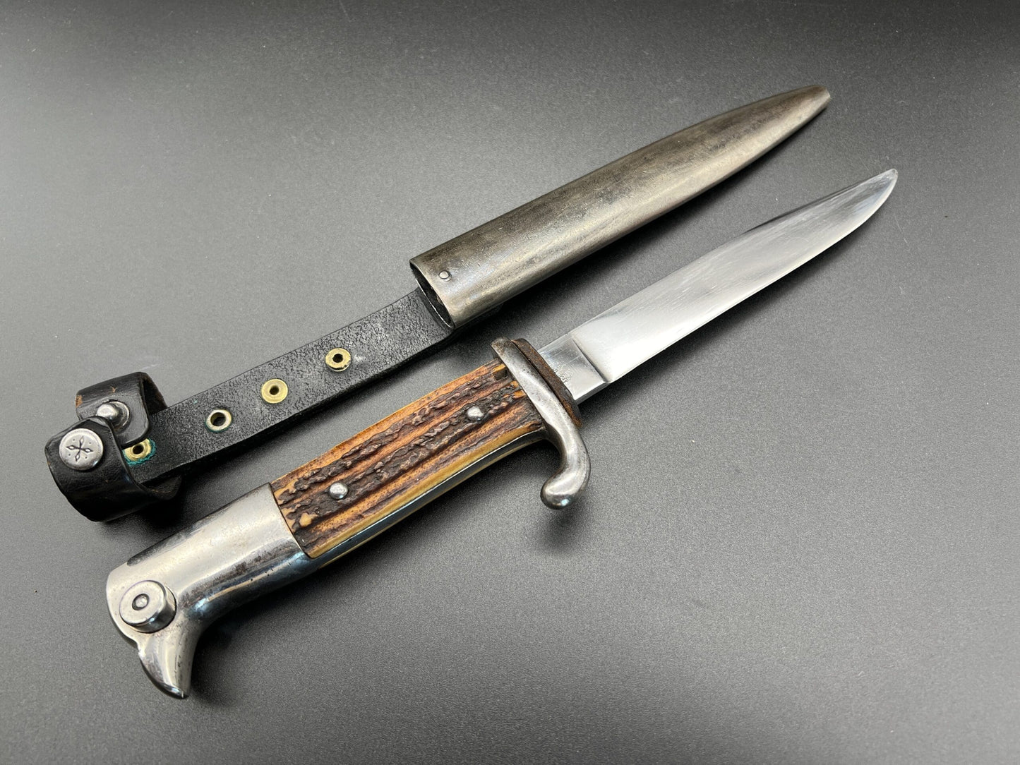 WW1 combat knife by WKC