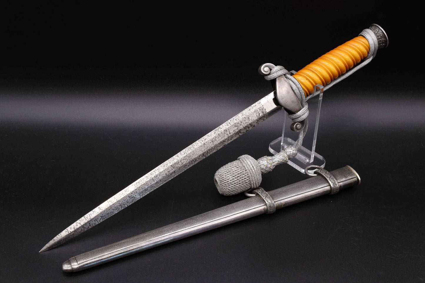Etched Army Officers Dagger