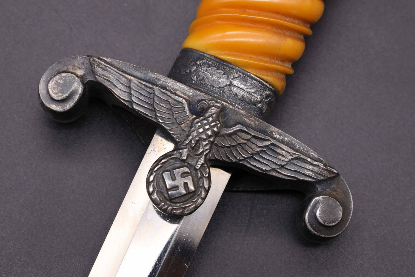 Early Army dagger by Rob Klaas