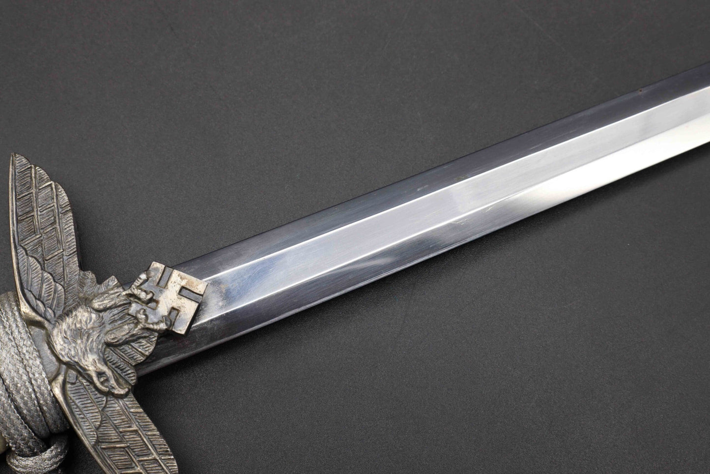 Mint 2nd Model Luftwaffe Dagger by E. Pack