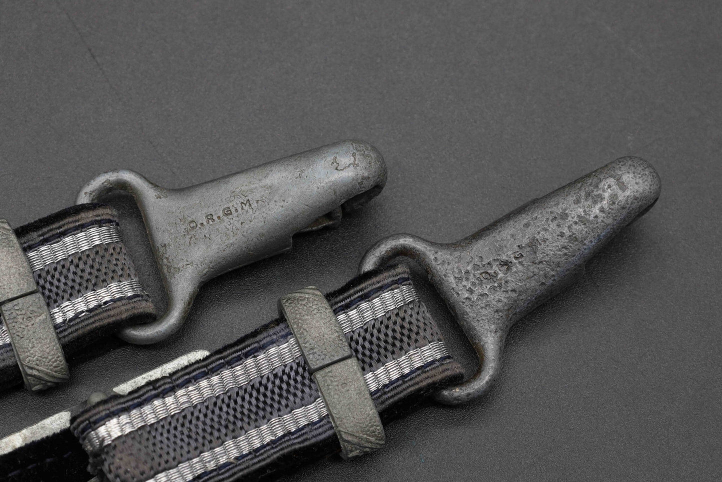 Mint 2nd Model Luftwaffe Dagger by E. Pack