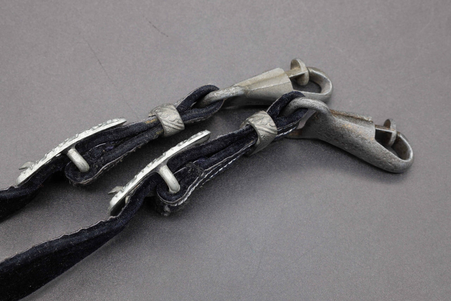 Mint 2nd Model Luftwaffe Dagger by E. Pack