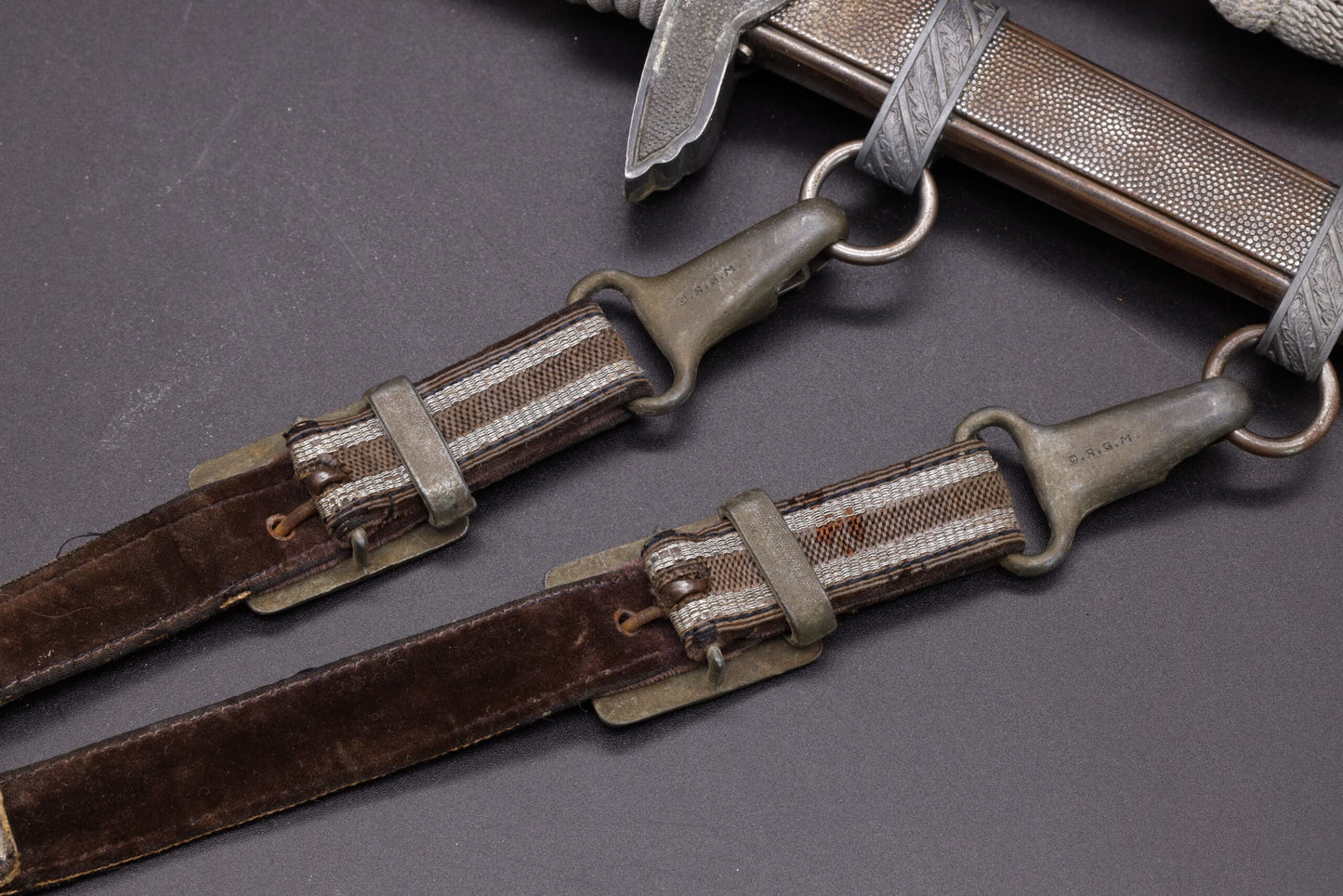 Late production generic type Luftwaffe dagger
