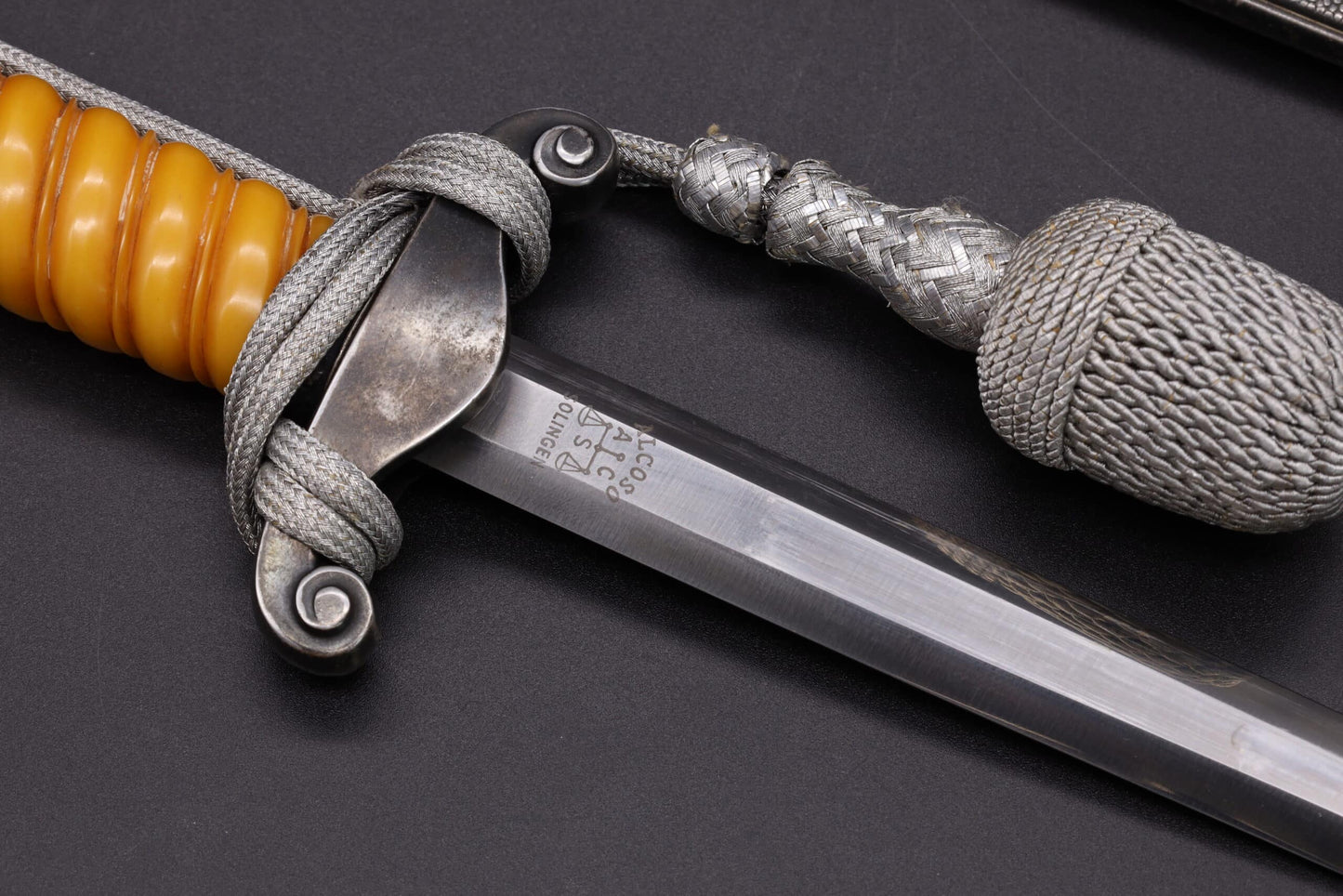 Minty army dagger by Alcoso