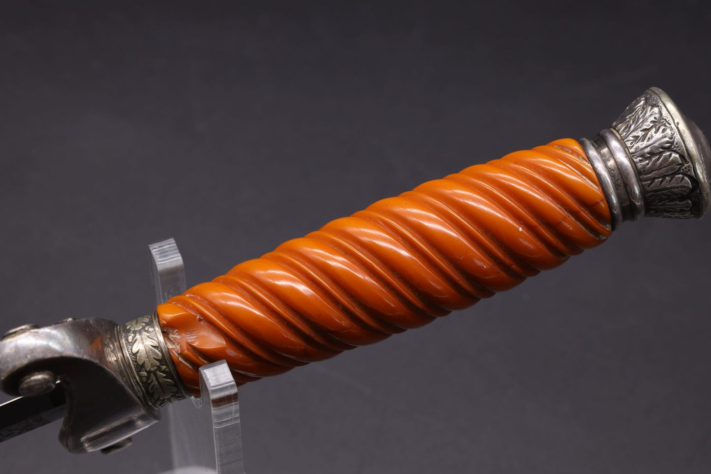 Slender grip Army dagger by WKC
