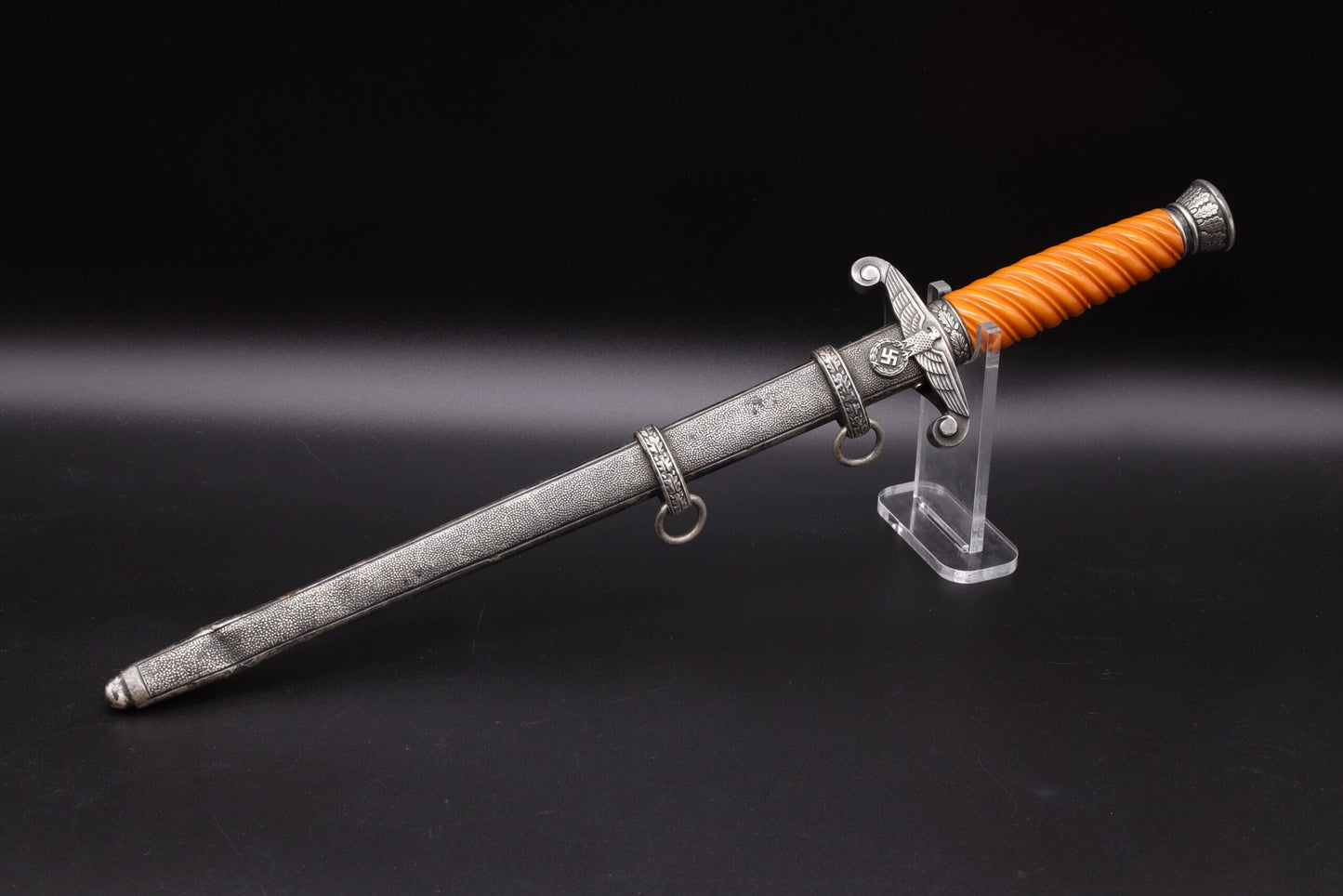 Slender grip Army dagger by WMW