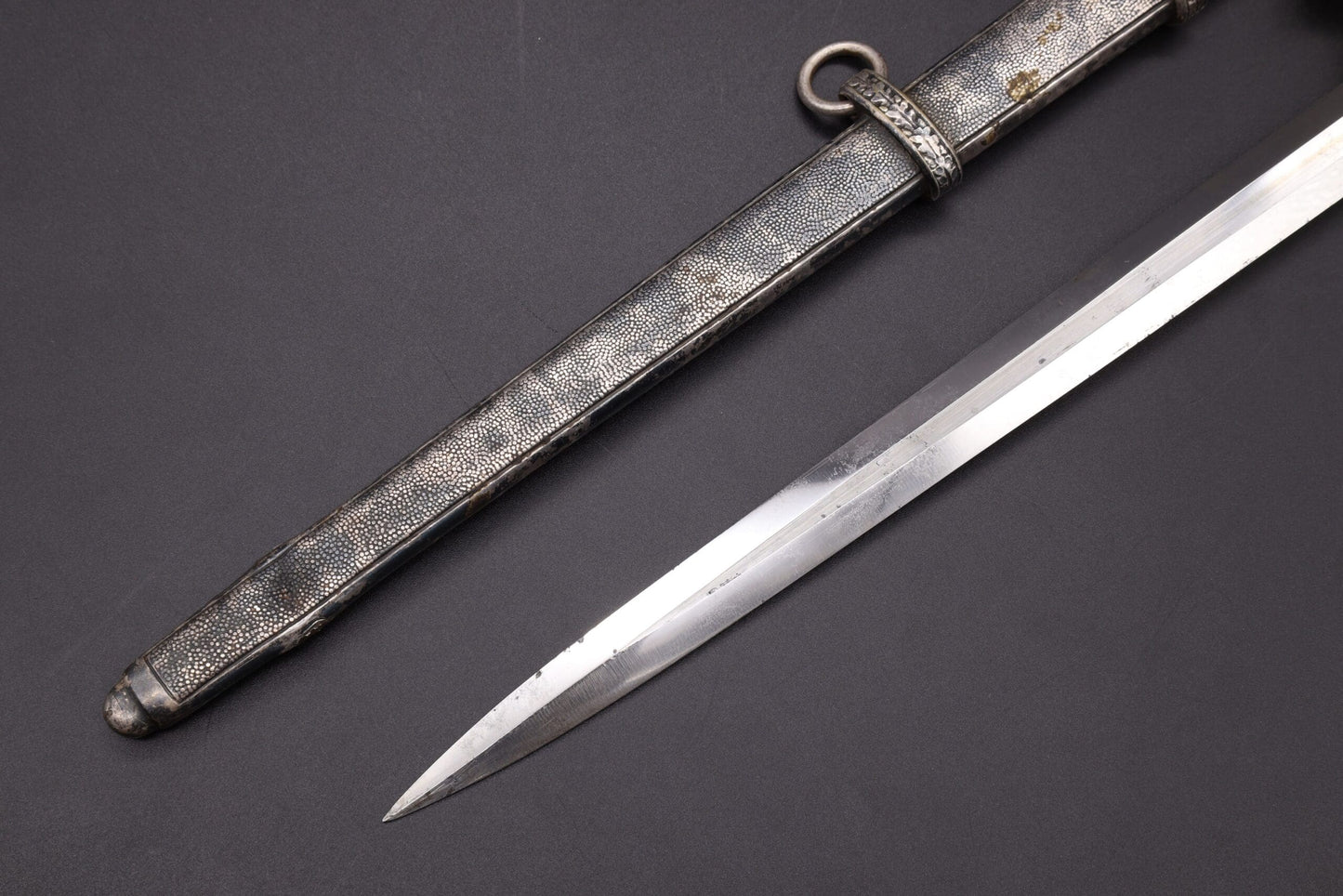 Slender grip Army dagger by WMW