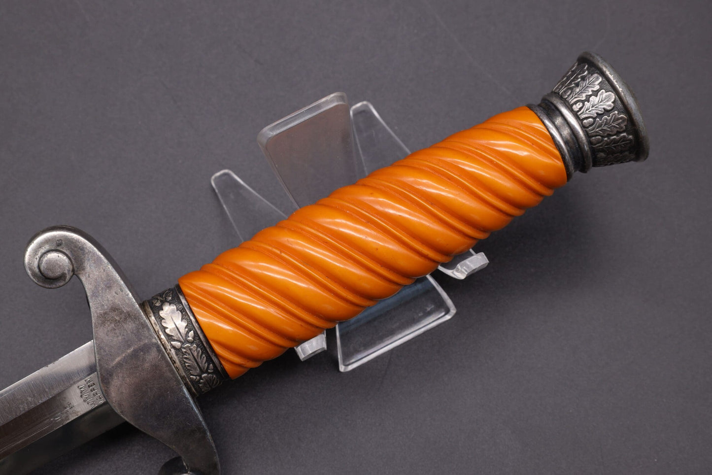 Slender grip Army dagger by WMW