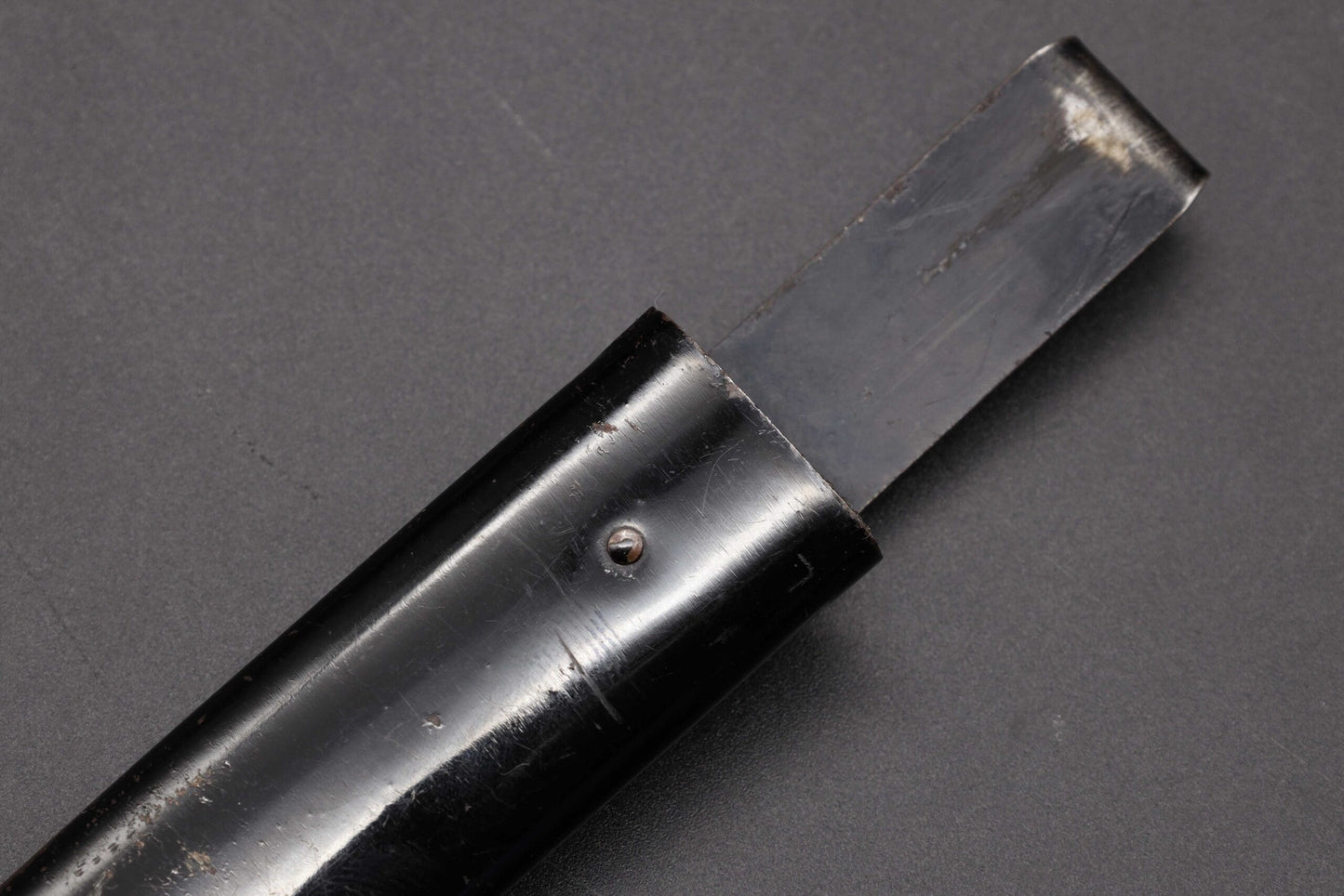Infantry combat knife with cross guard