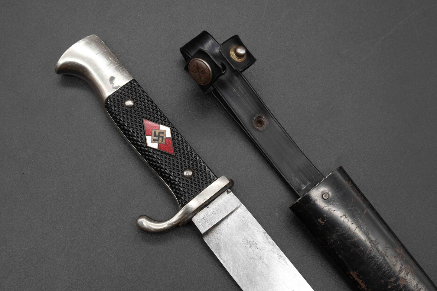 HJ knife with plastic belt loop by WKC – M7/42