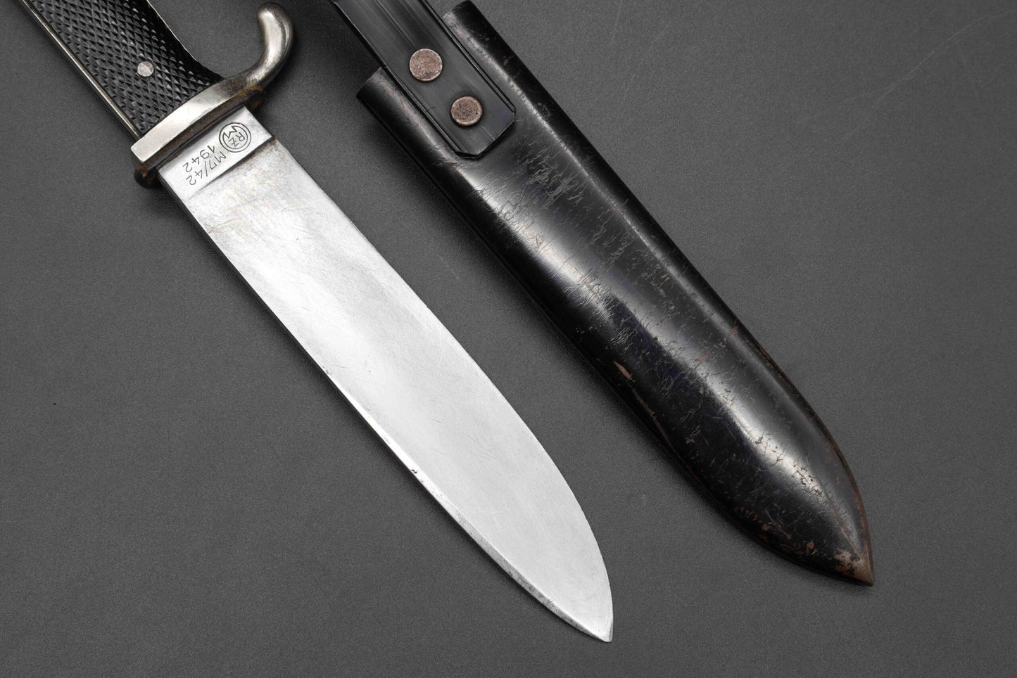 HJ knife with plastic belt loop by WKC – M7/42