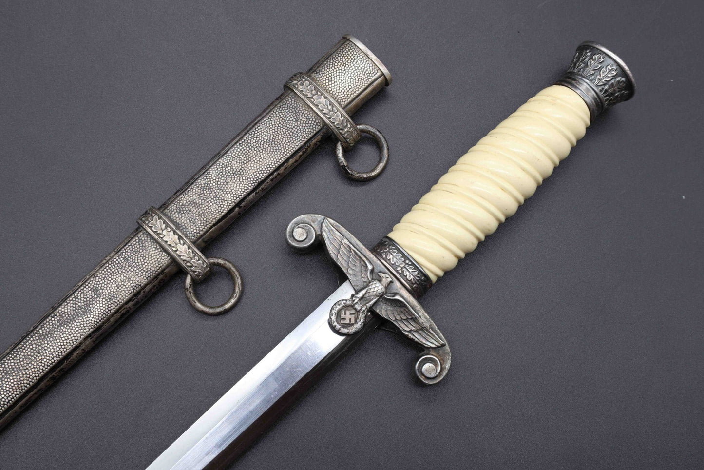 “High Lift” Army Dagger by Alcoso
