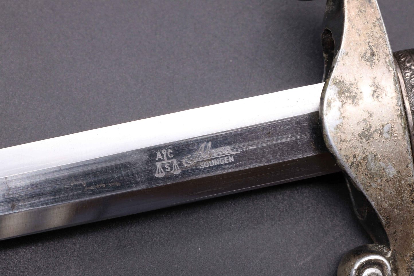 “High Lift” Army Dagger by Alcoso