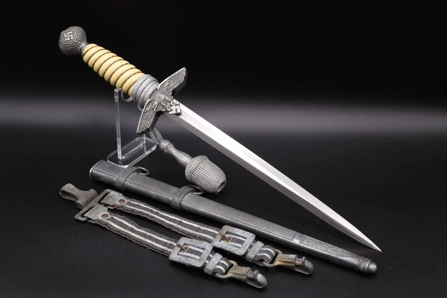 2nd Model Luftwaffe Dagger with Hanger and Portepee
