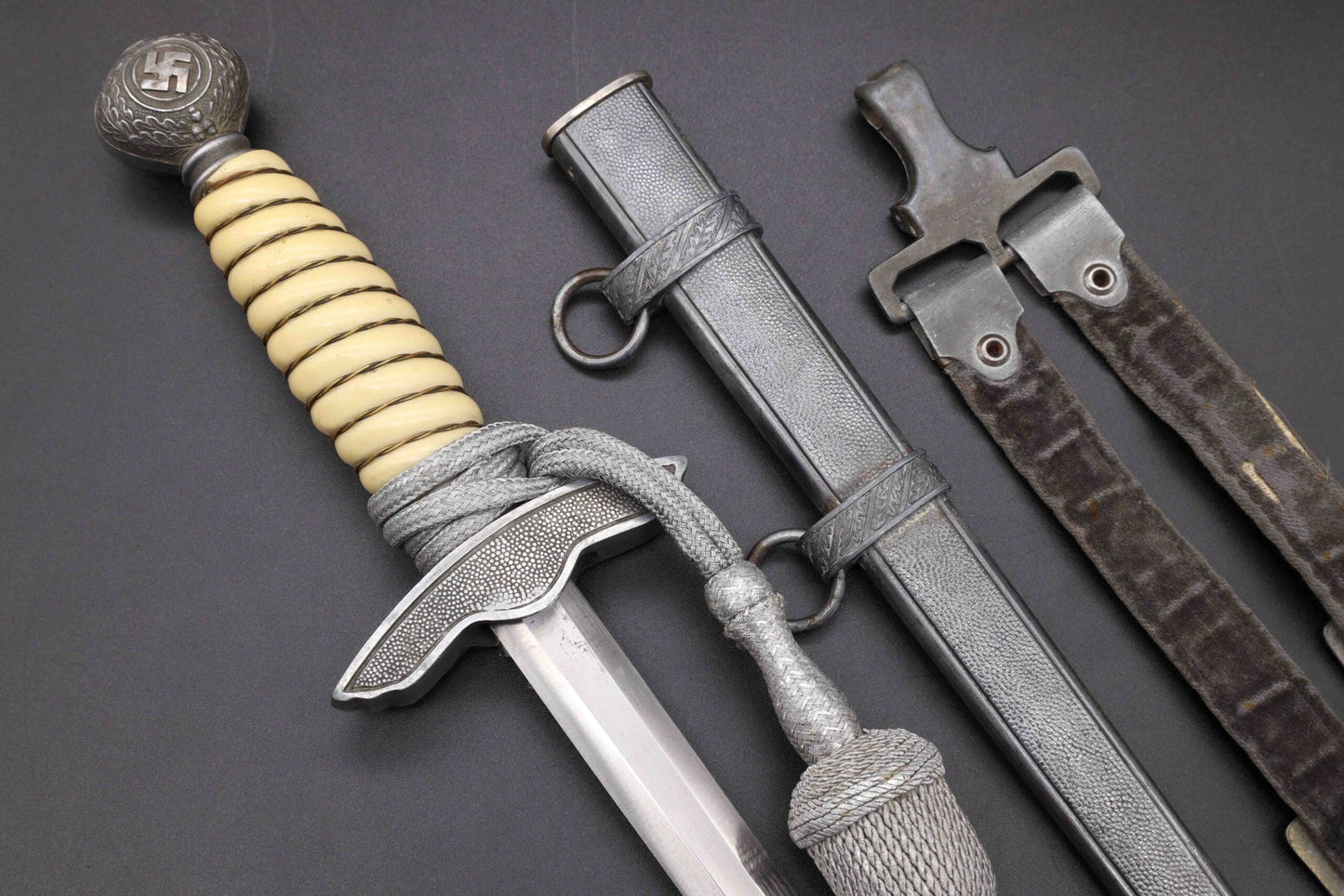 2nd Model Luftwaffe Dagger with Hanger and Portepee