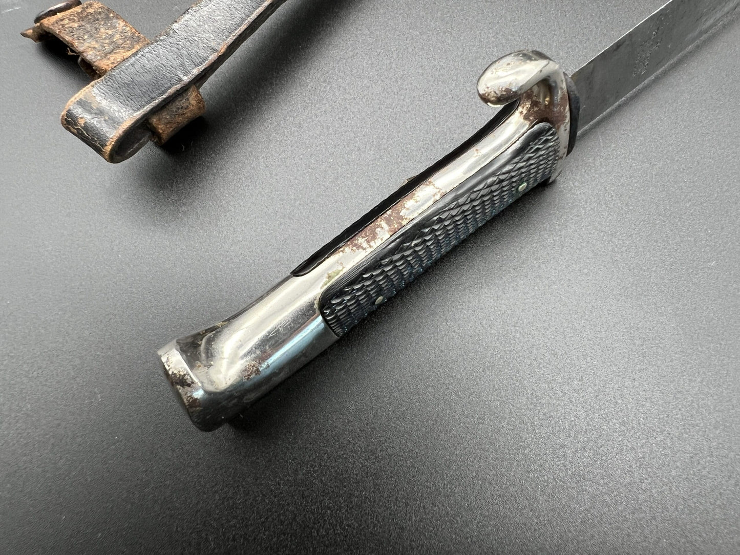 Early HJ knife by Kohlen