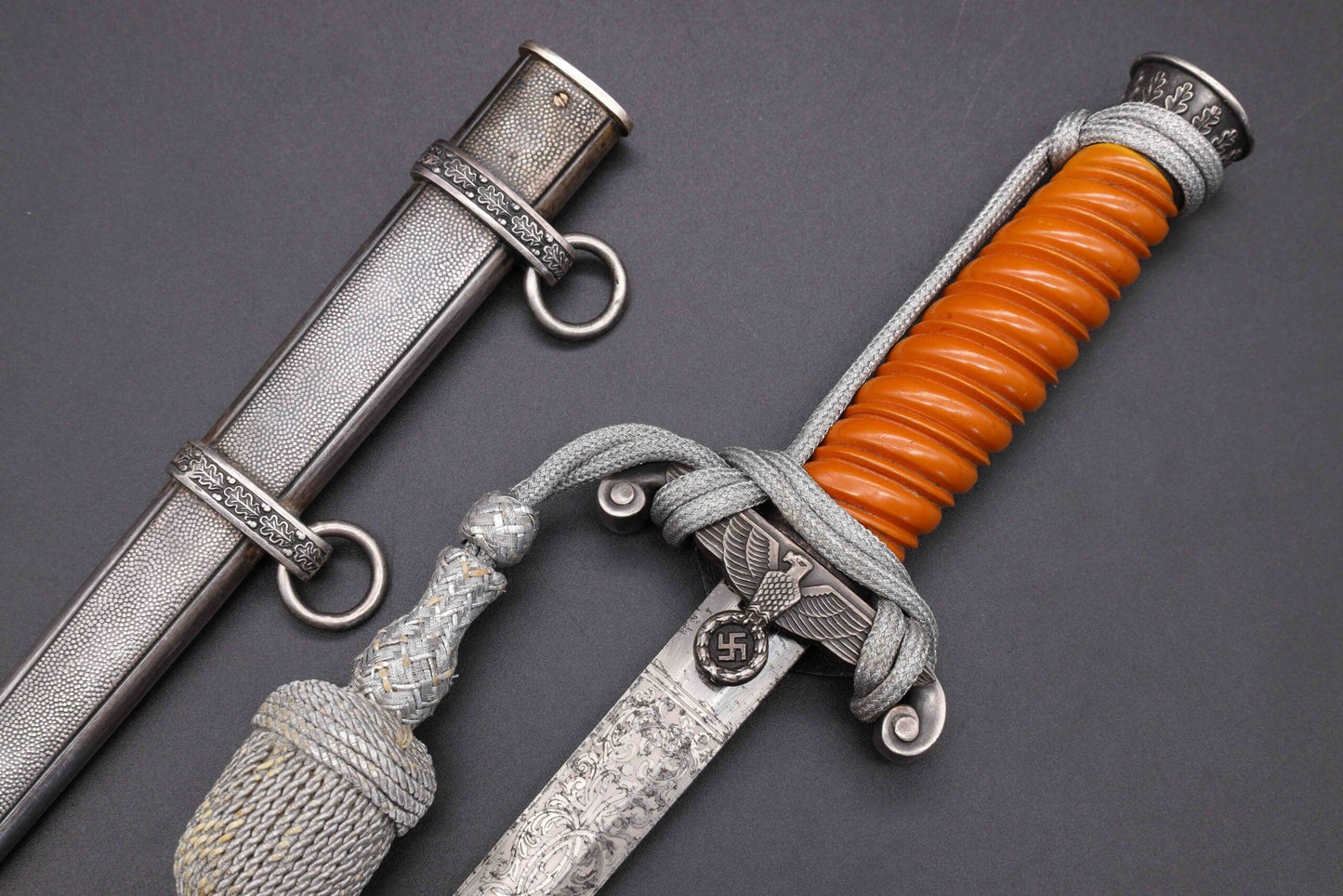 Etched Army Officers Dagger