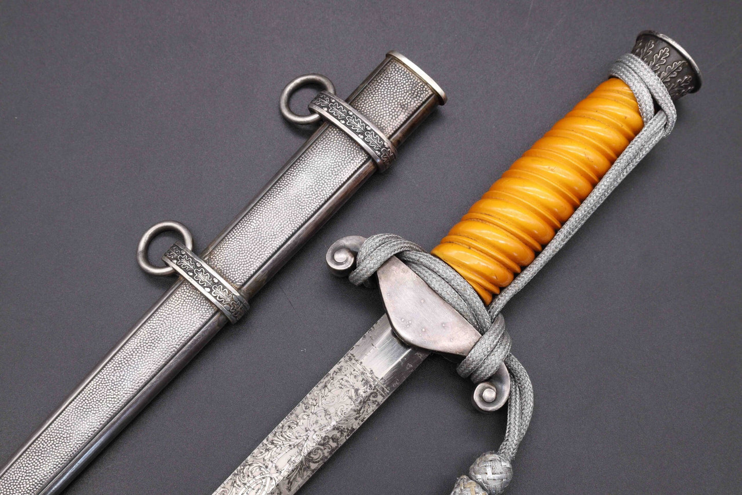 Etched Army Officers Dagger