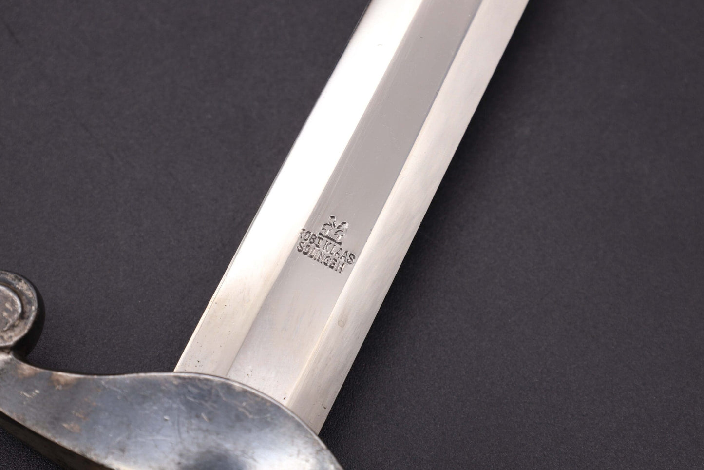 Early Army dagger by Rob Klaas