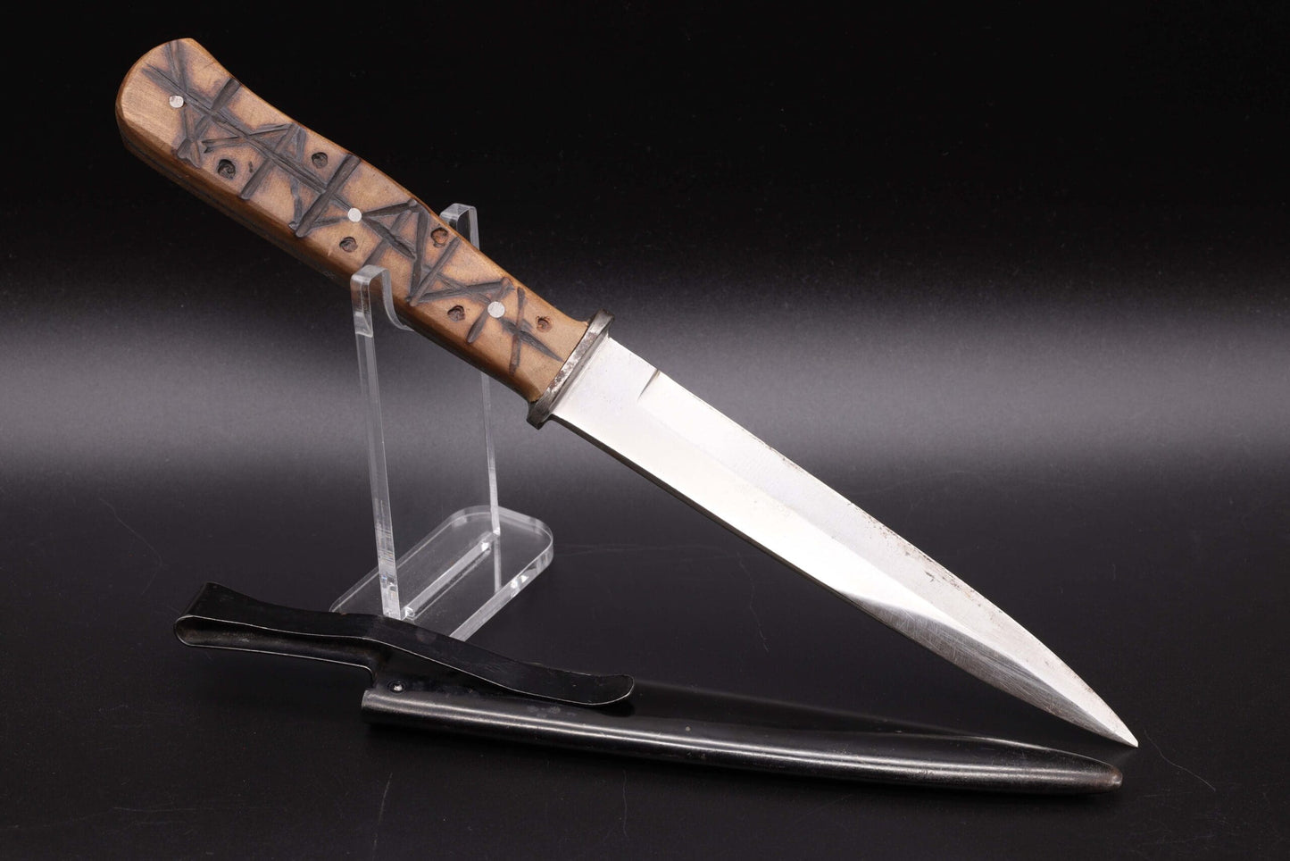 Near-Mint M42 Infantry Trench Knife