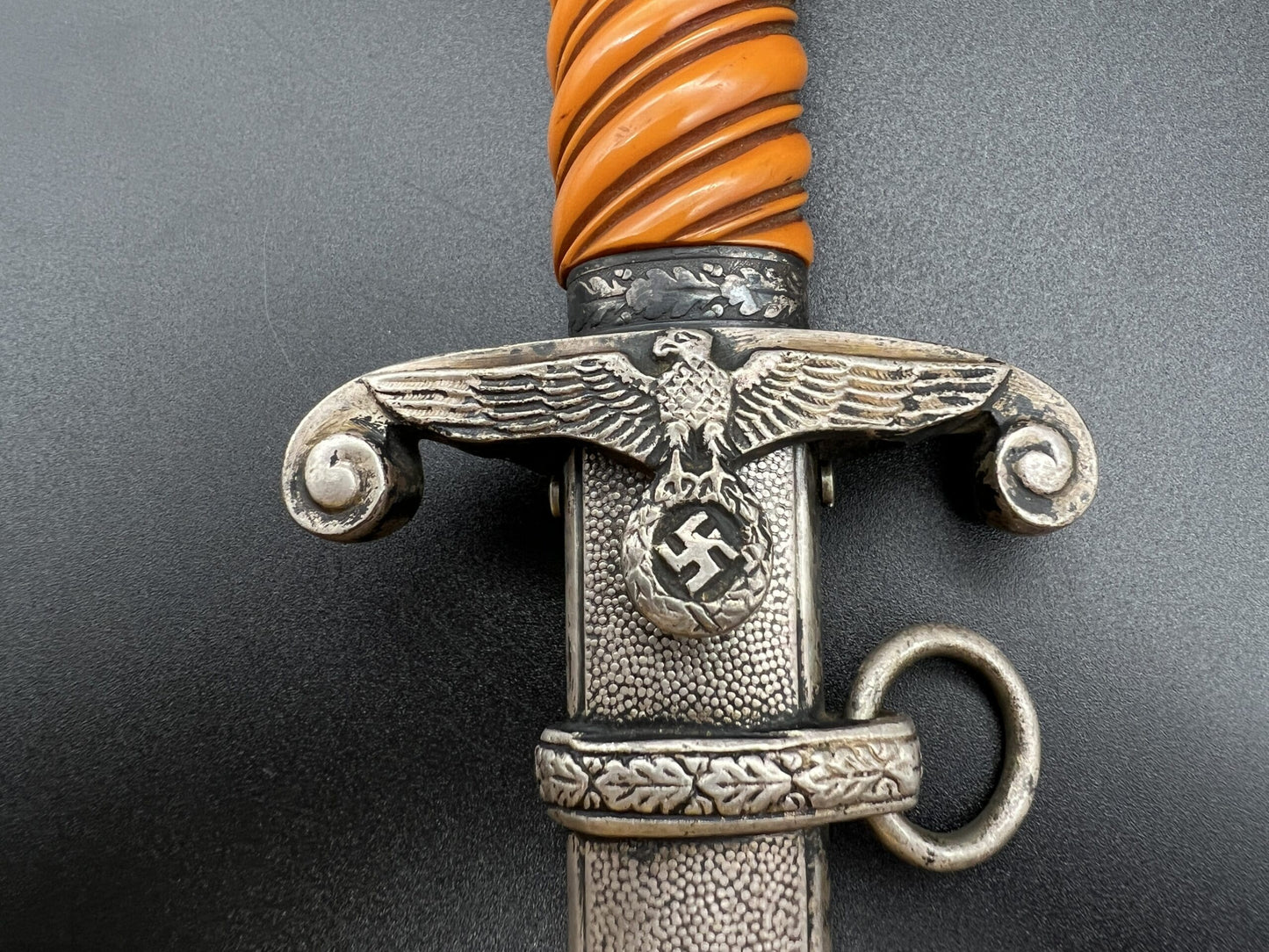 Early slender grip Army dagger by Alcoso