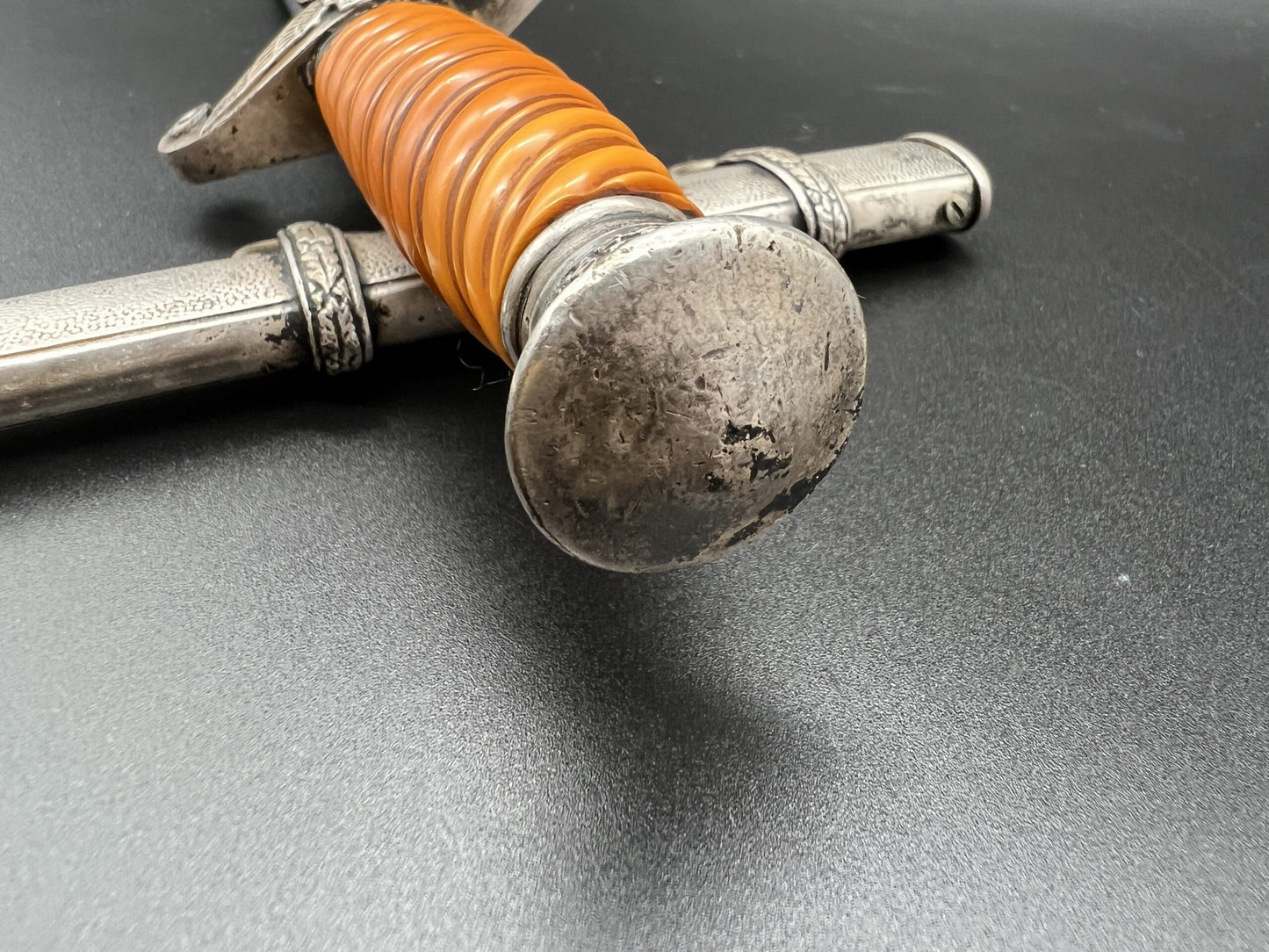 Early slender grip Army dagger by Alcoso