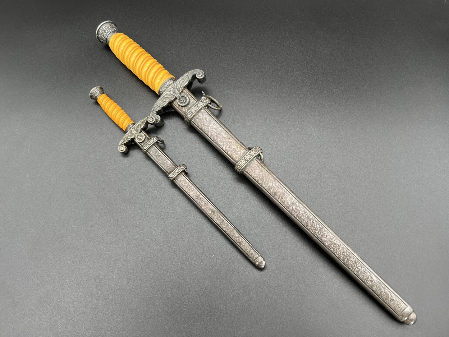 Miniature army dagger by Alcoso